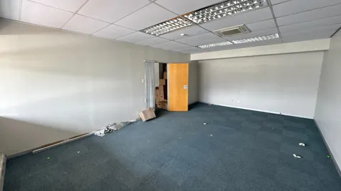 WhatsApp Image 2025-11-27 at 15.14.38 (1).